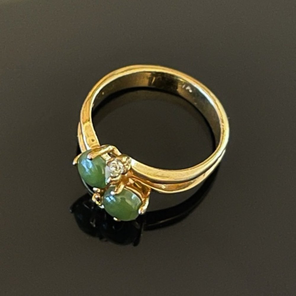 ✨Beautiful Vintage 18kge Ring Green Beads Ring